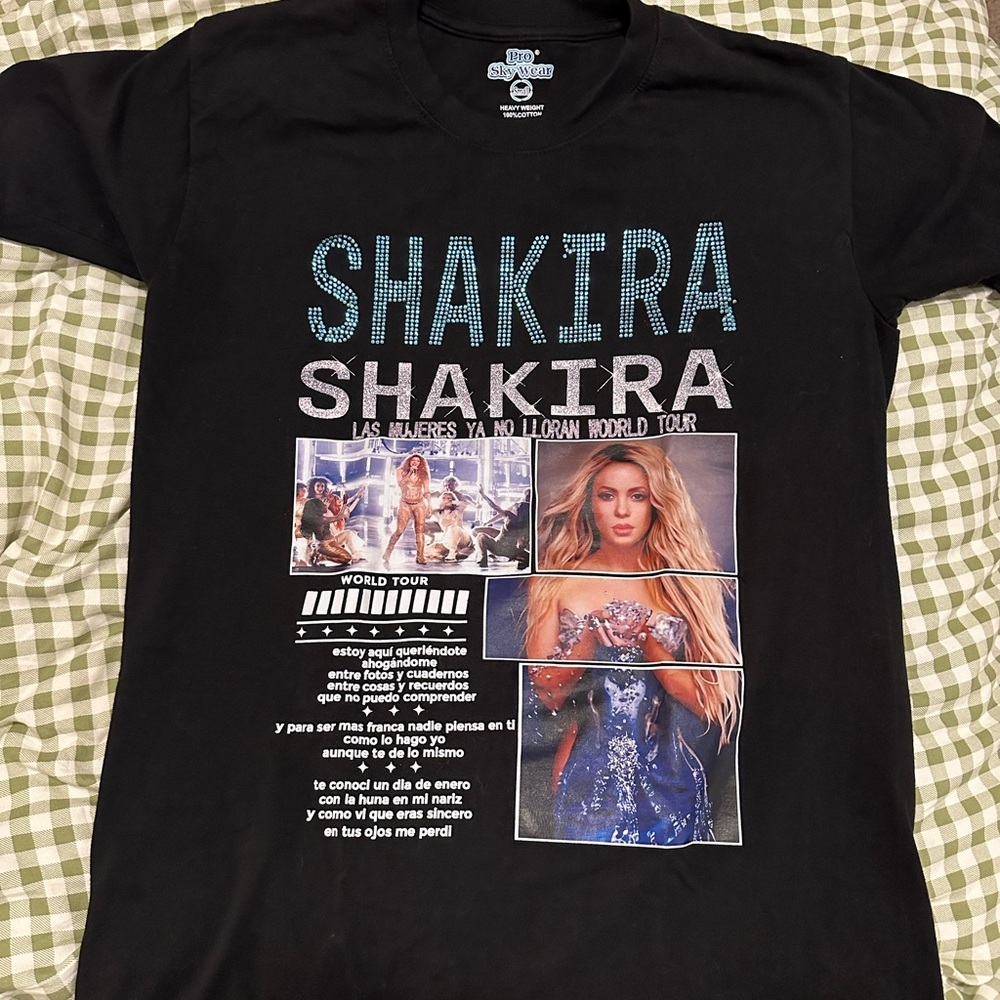 Shakira Women’s Bedazzled World Tour Graphic T-Shirt Size Small 100% Cotton